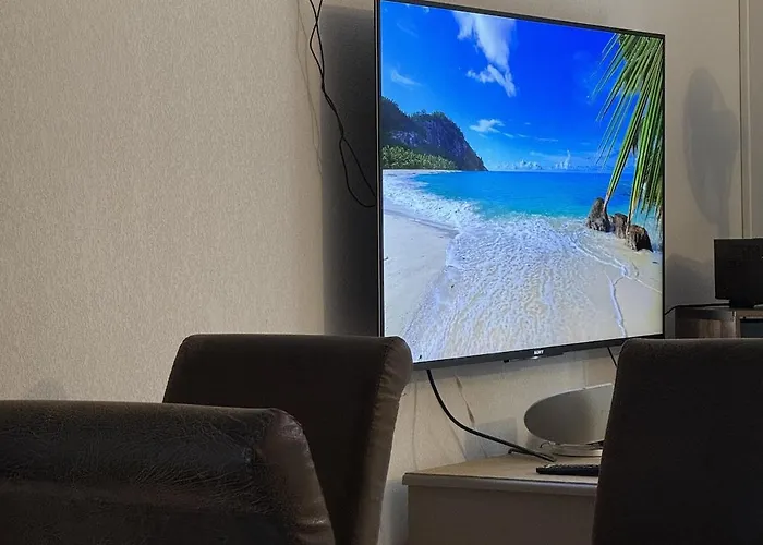 A Calvisson, Piscine Chauffee *