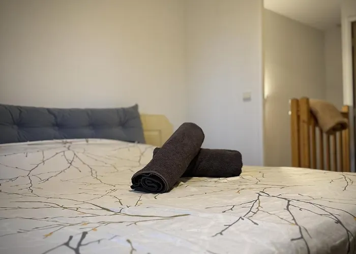 A Calvisson, Piscine Chauffee Villa *