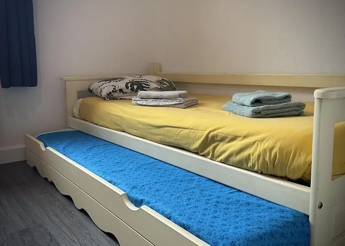 A Calvisson, Piscine Chauffee *