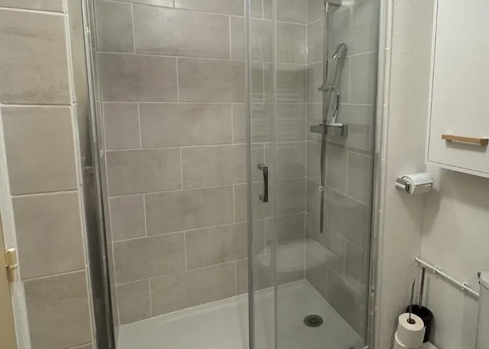 A Calvisson, Piscine Chauffee Villa *