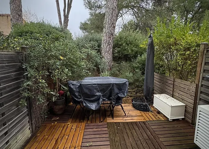 A Calvisson, Piscine Chauffee Villa *